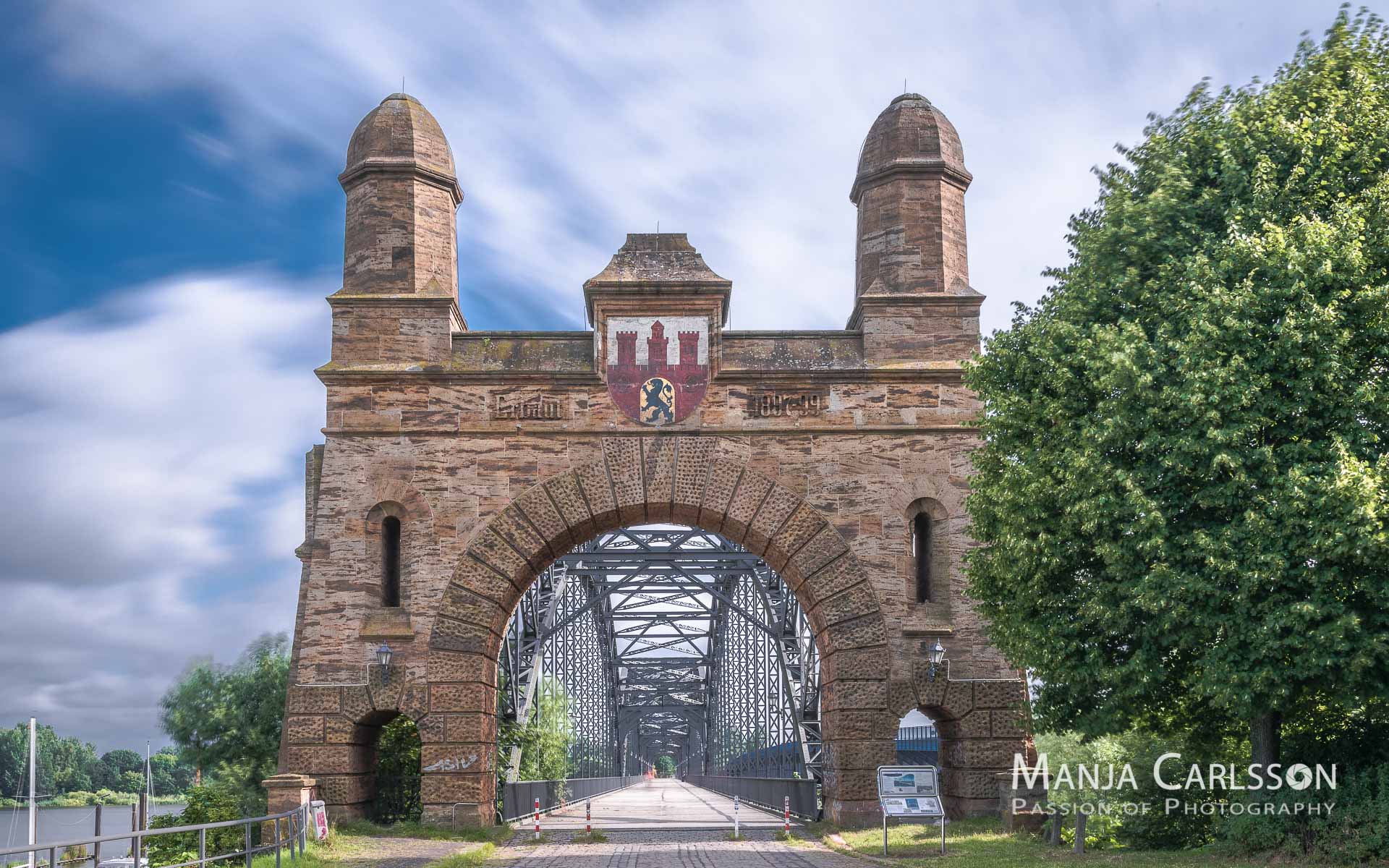 Alte Harburger Elbbrücke (f/16, 30Sek., ISO100, 35mm, ND3.0) - Langzeitbelichtung am Tag mit ND3.0 Filter und Stativ