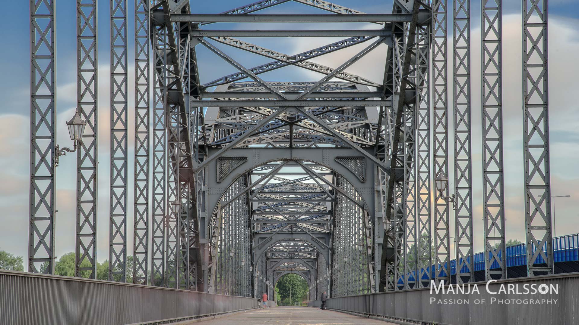 Alte Harburger Elbbrücke (f/16, 30Sek., ISO100, 105mm, ND3.0) - Langzeitbelichtung am Tag mit ND3.0 Filter und Stativ