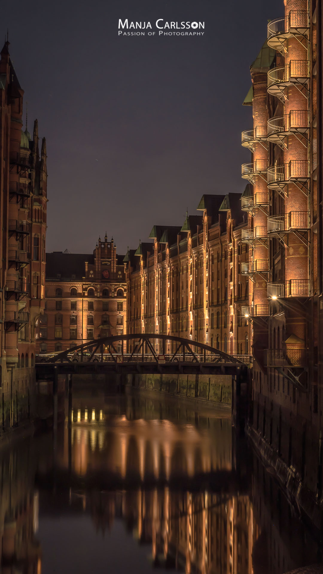 Nächtlicher Fotospaziergang durch die Speicherstadt - Wandrahmfleet Brücke -Kannengießerort (f/20, 30 Sek. ISO 100, 65mm)