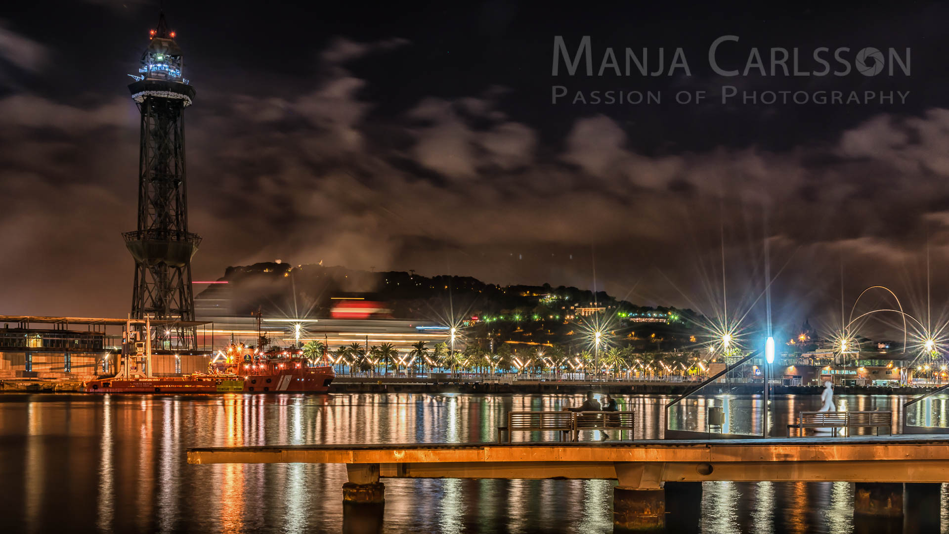 Barcelona Kurztrip Fotospots Nacht - Blick auf die Moll de Barcelona und Montjuic