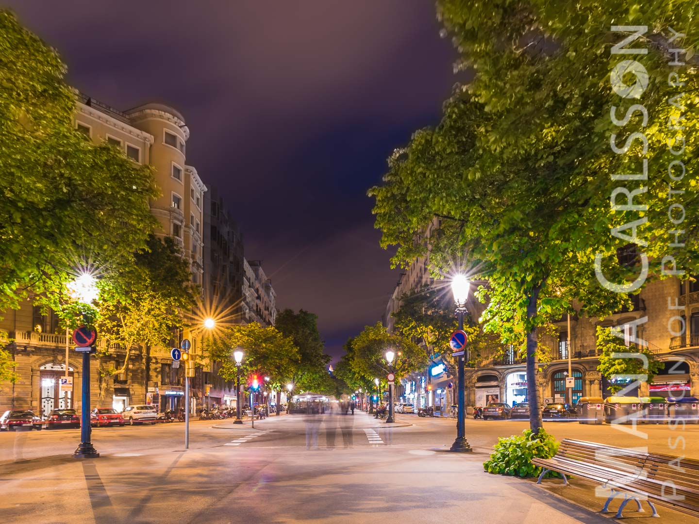 Blick durch die Rambla Catalunya in Barcelona