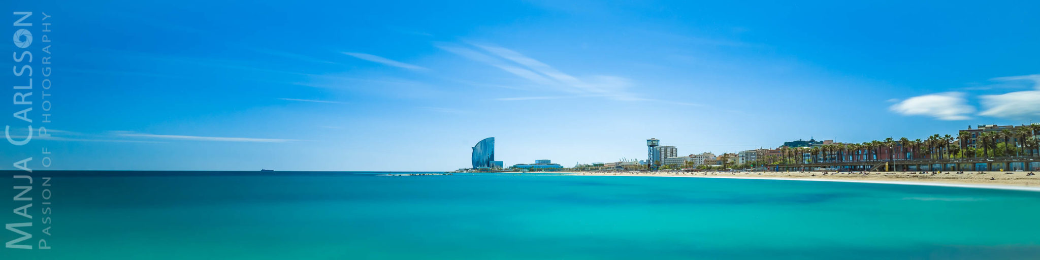 Strand von Barceloneta mit W Hotel Barcelona in Langzeitbelichtung am Tag - Filter-Fotografie