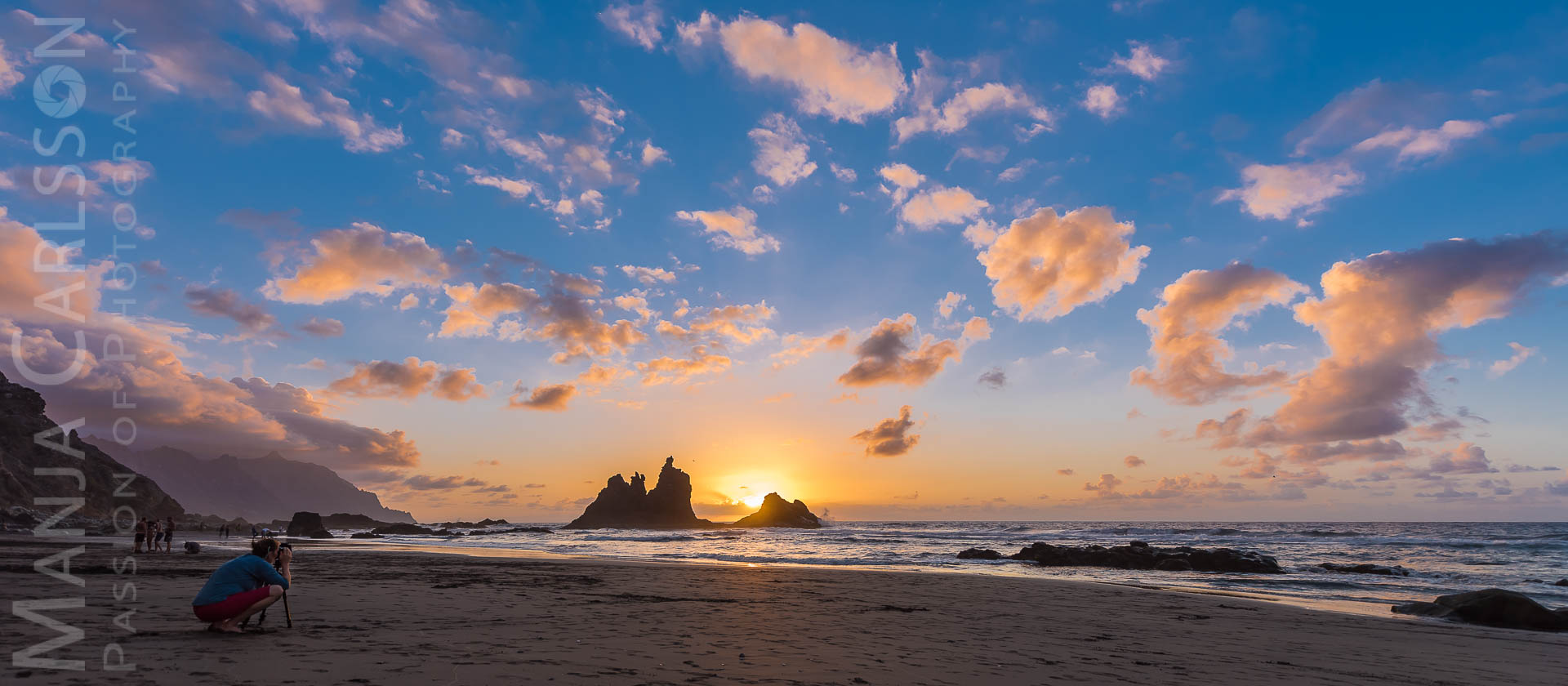 Playa del Benijo untergehende Sonne zwischen den Felsen