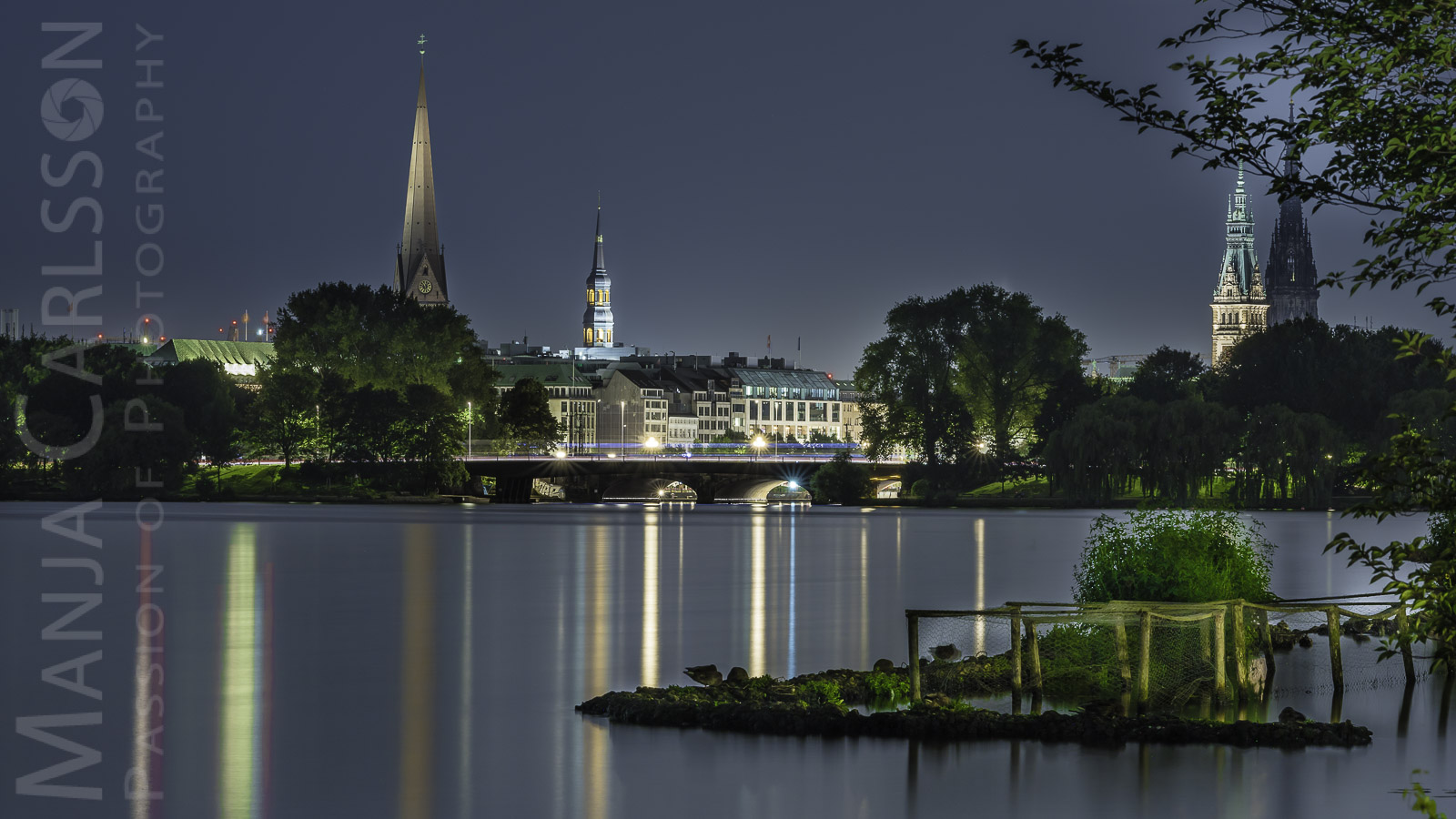 Hamburg Außenalster - Blick auf die Kennedy Brücke und Hamburg City
