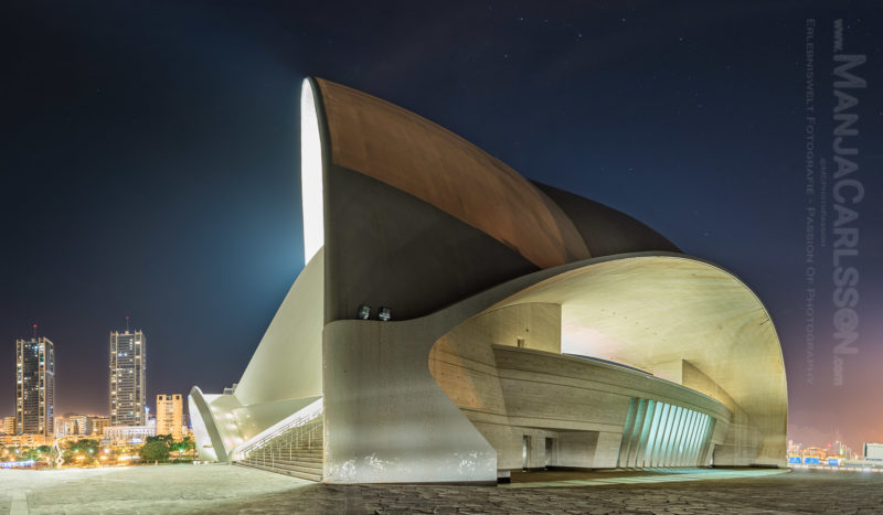 Auditorium Santa Cruz / Tenerife (Panorama) mit Blick auf die Stadt -