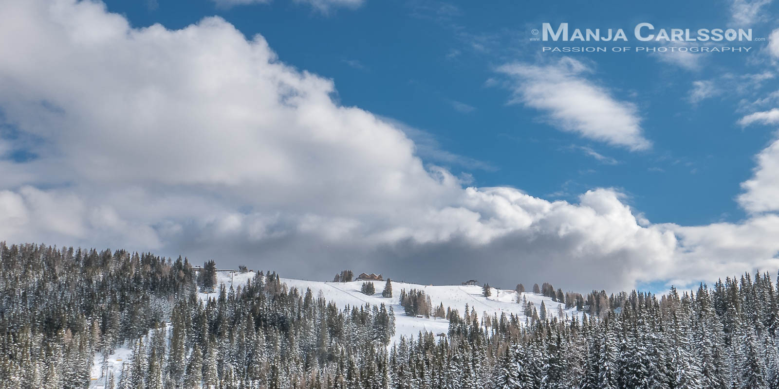Alta Badia im Winter - dunkle Wolkendecke zieht auf