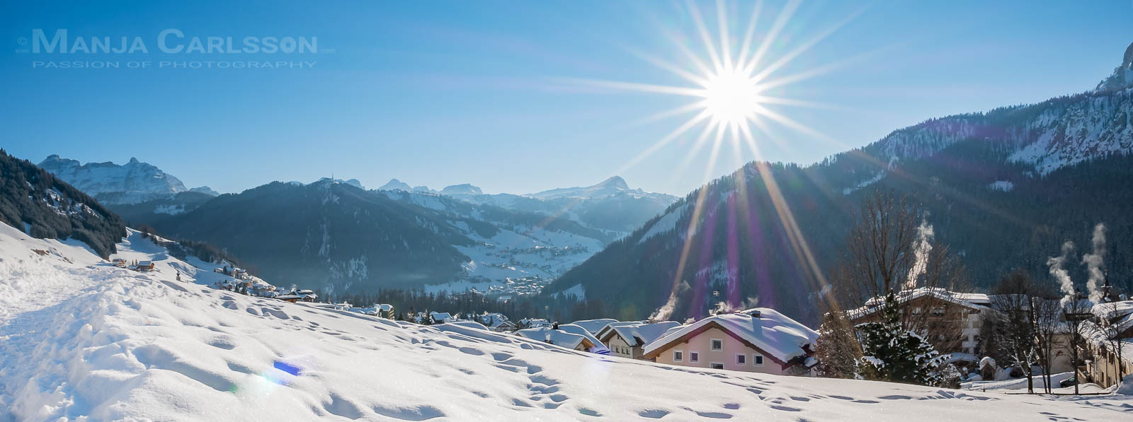 Panorama (2Fotos) - morgendlicher Sonnenblick auf Corvara © Manja Carlsson