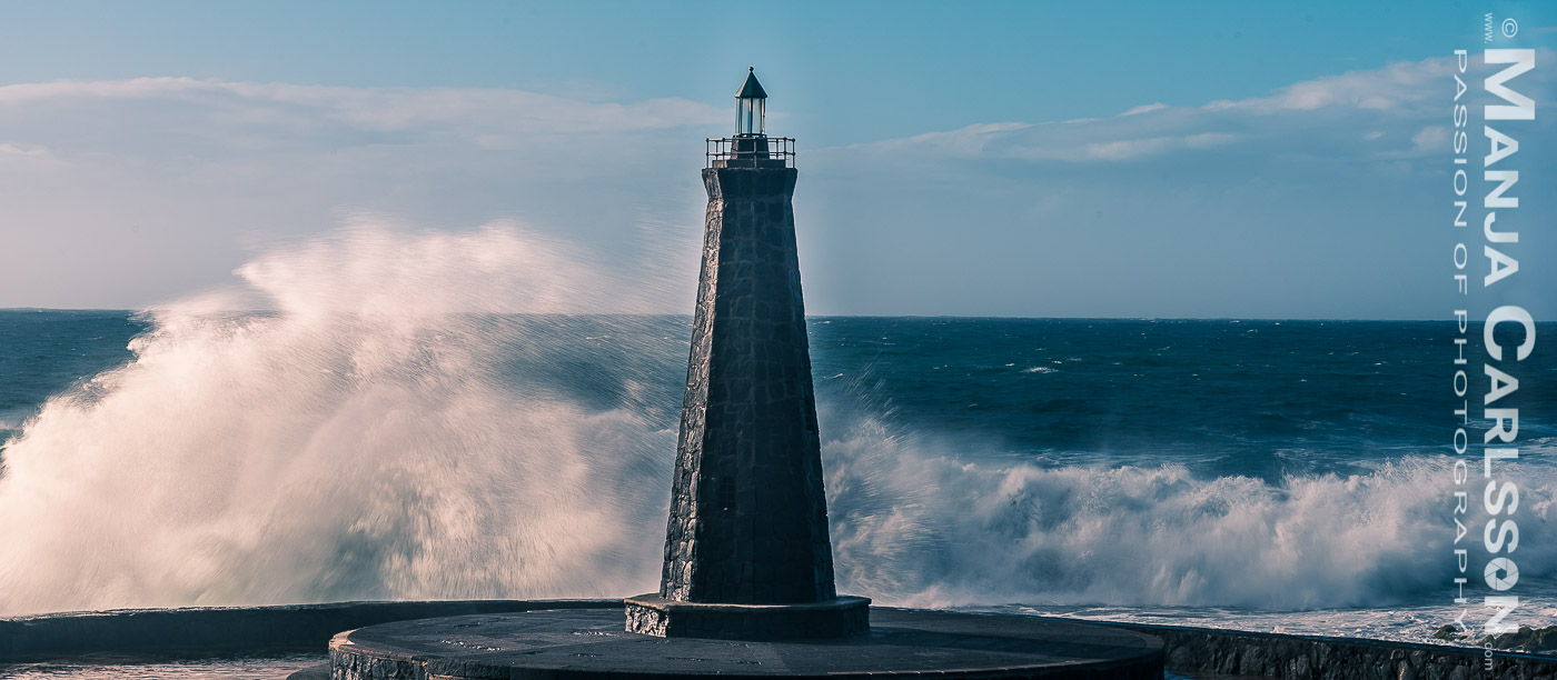 Bajamar Leuchtturm - hohe Welle (Filterfotografie)
