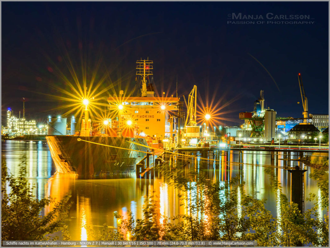 Schiffe nachts im Kattwykhafen - OIL-TANKER BRO NIBE