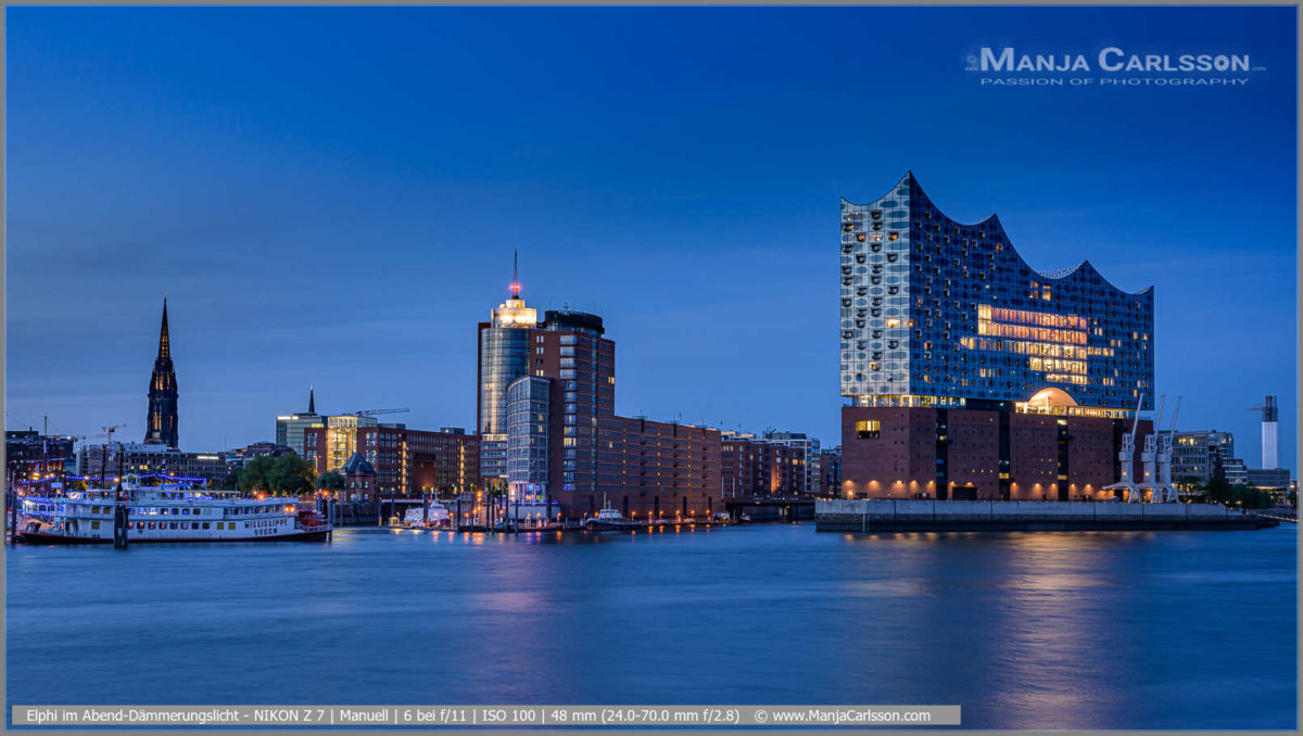 Elbphilharmonie im Abend-Dämmerungslicht